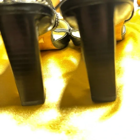 Lauren Ralph Lauren Elegant Women's Real Leather Sling-backs. - Picture 4 of 7